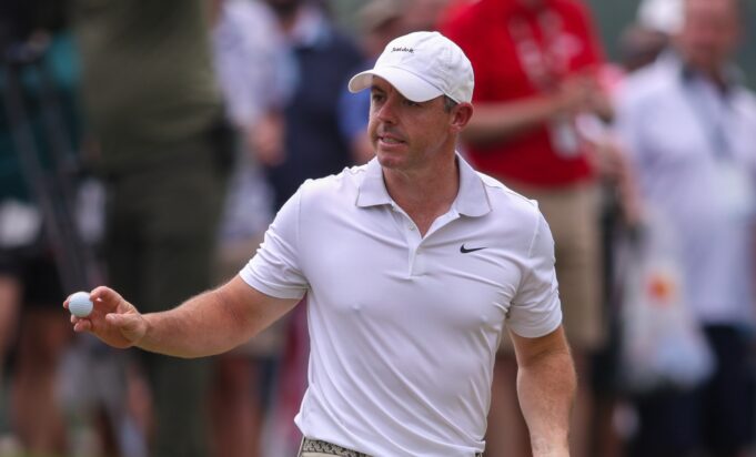 Rory McIlroy Sets Crowd on Fire After Long Eagle Putt