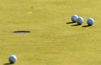 The Bizarre Barefoot Golf Trend Is On The Rise The Bizarre Barefoot Golf Trend Is On The Rise