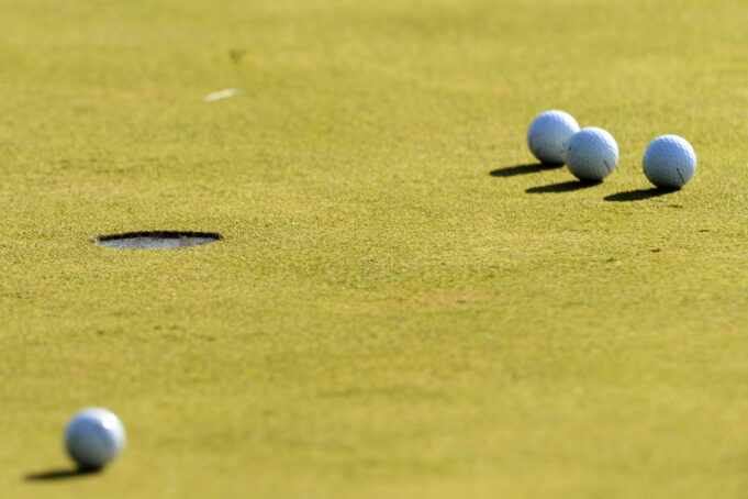 The Bizarre Barefoot Golf Trend Is On The Rise