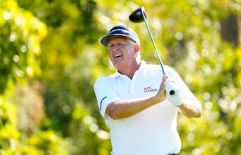 Pro Golfer Makes Rare 2 Holes-In-One Pro Golfer Makes Rare 2 Holes-In-One